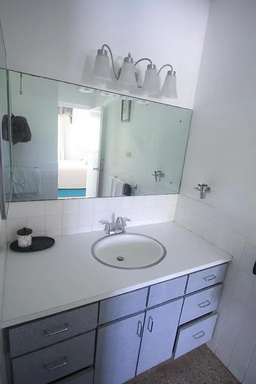מונטגו ביי Burlingames Villa